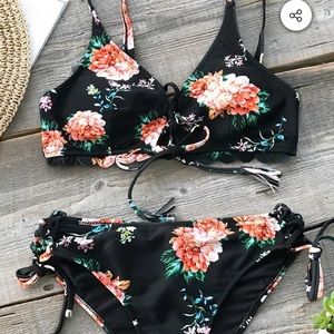 Cupshe Orange Blossom floral bikini size small